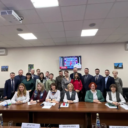 ​3 февраля 2023 года директор Центра Ольга Николаевна Жулидова приняла участие  в первом заседании Совета регионального отделения Общероссийского общественно-государственного движения детей и молодежи «Движение первых» Саратовской области.