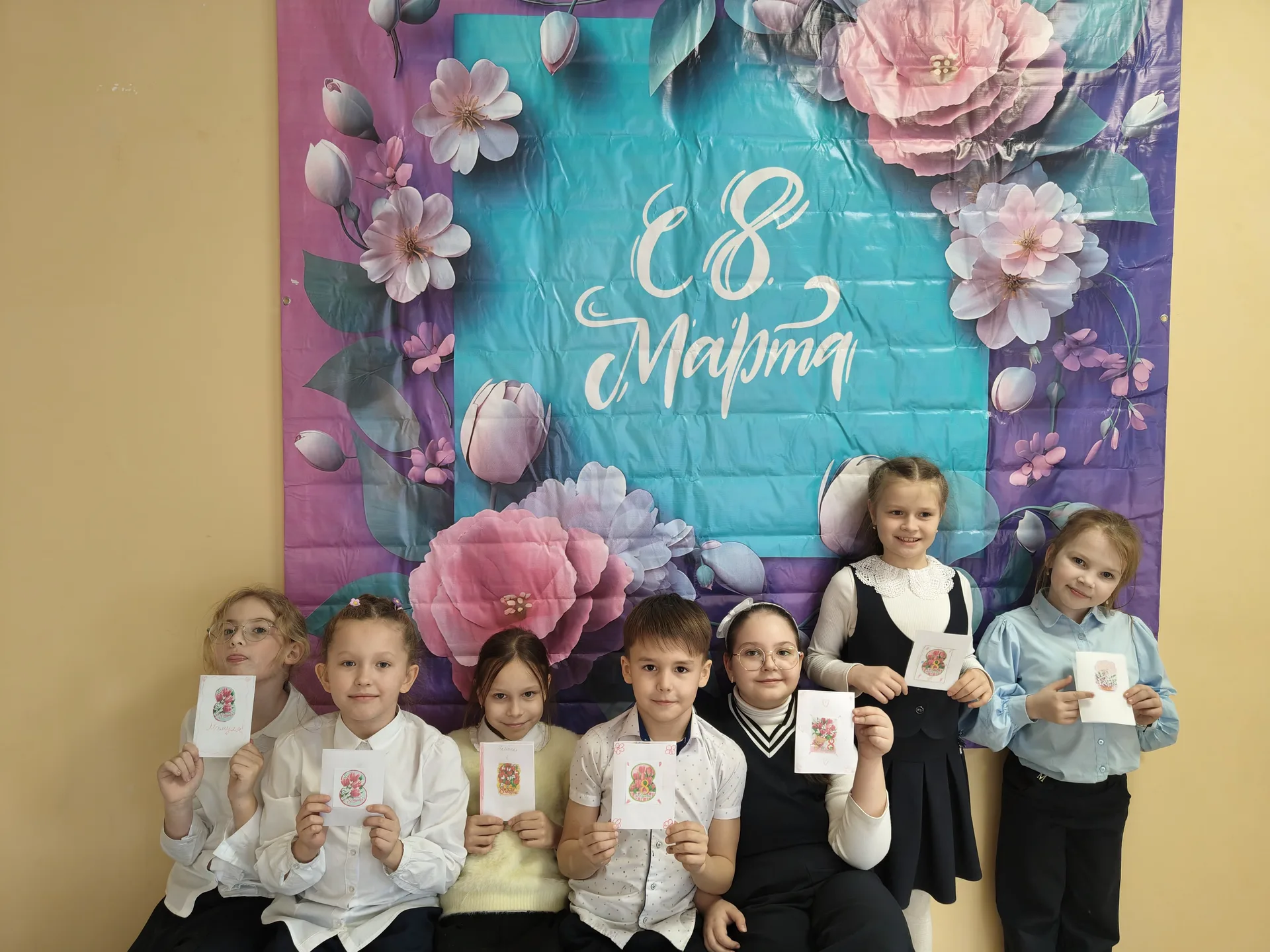 В Областном центре экологии, краеведения и туризма прошли мероприятия, посвященные празднику весны — 8 Марта!