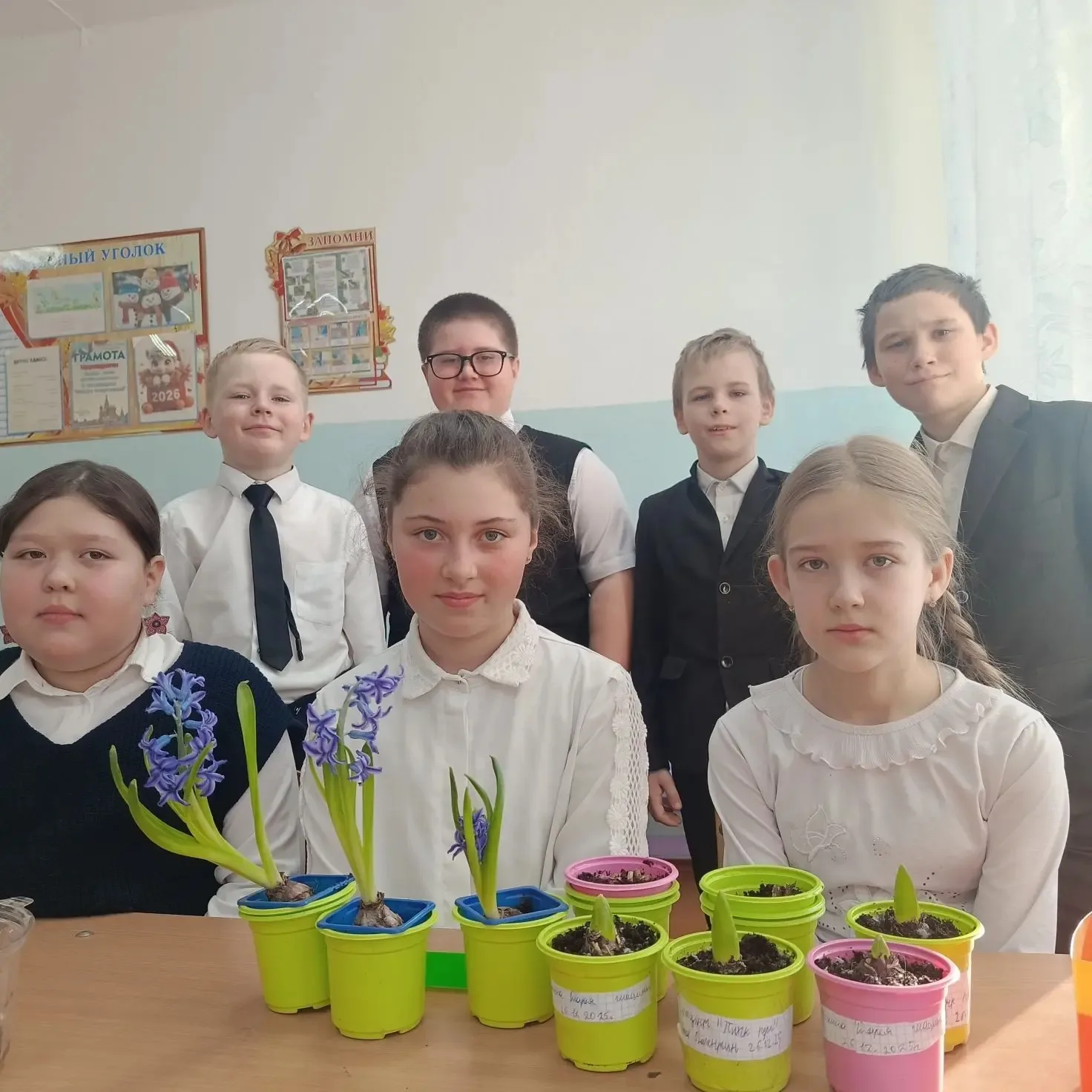 Юные экологи заставили распуститься цветы посреди зимы