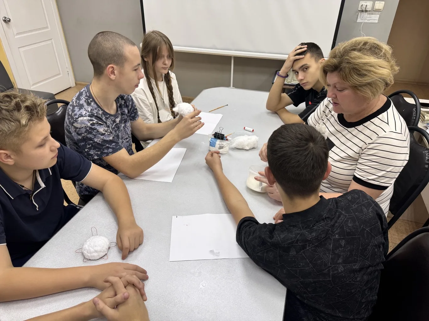 Космические приключения в форме елочной игрушки